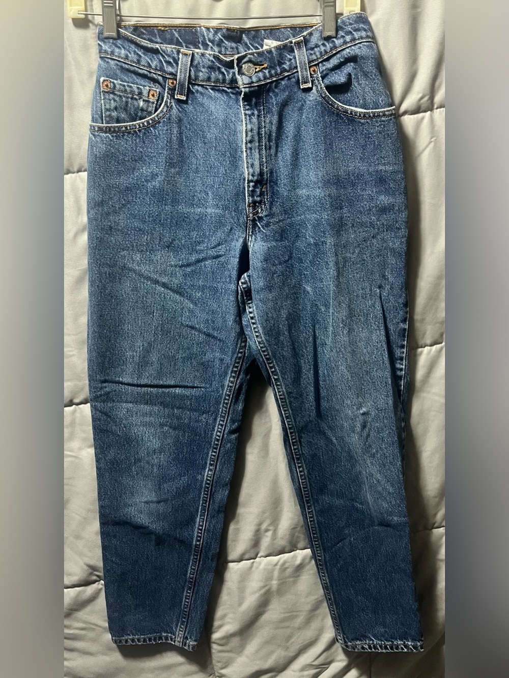 Vintage Levi’s Size 6 Reg 550 Made in 1999